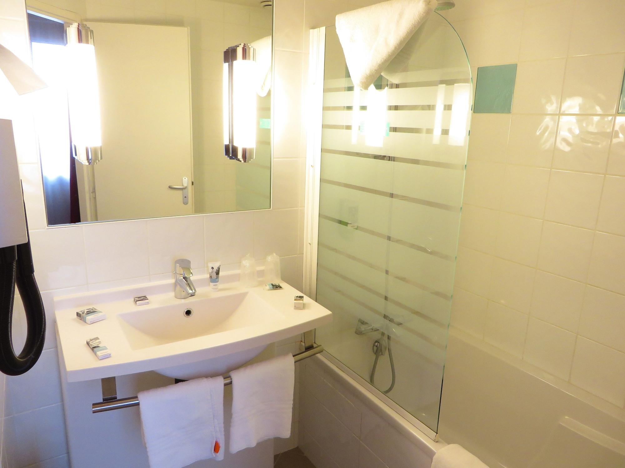 Mercure Hexagone Luxeuil Buitenkant foto