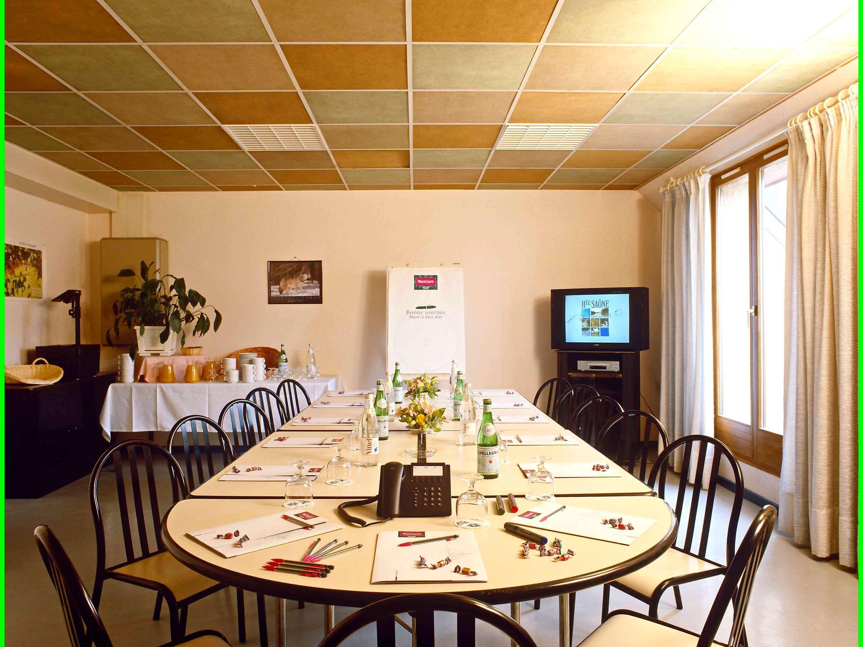 Mercure Hexagone Luxeuil Buitenkant foto