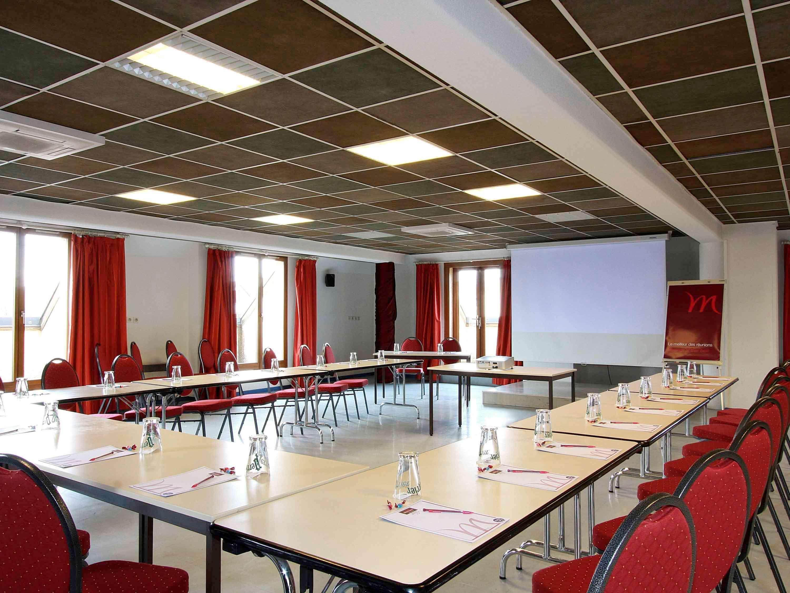 Mercure Hexagone Luxeuil Buitenkant foto