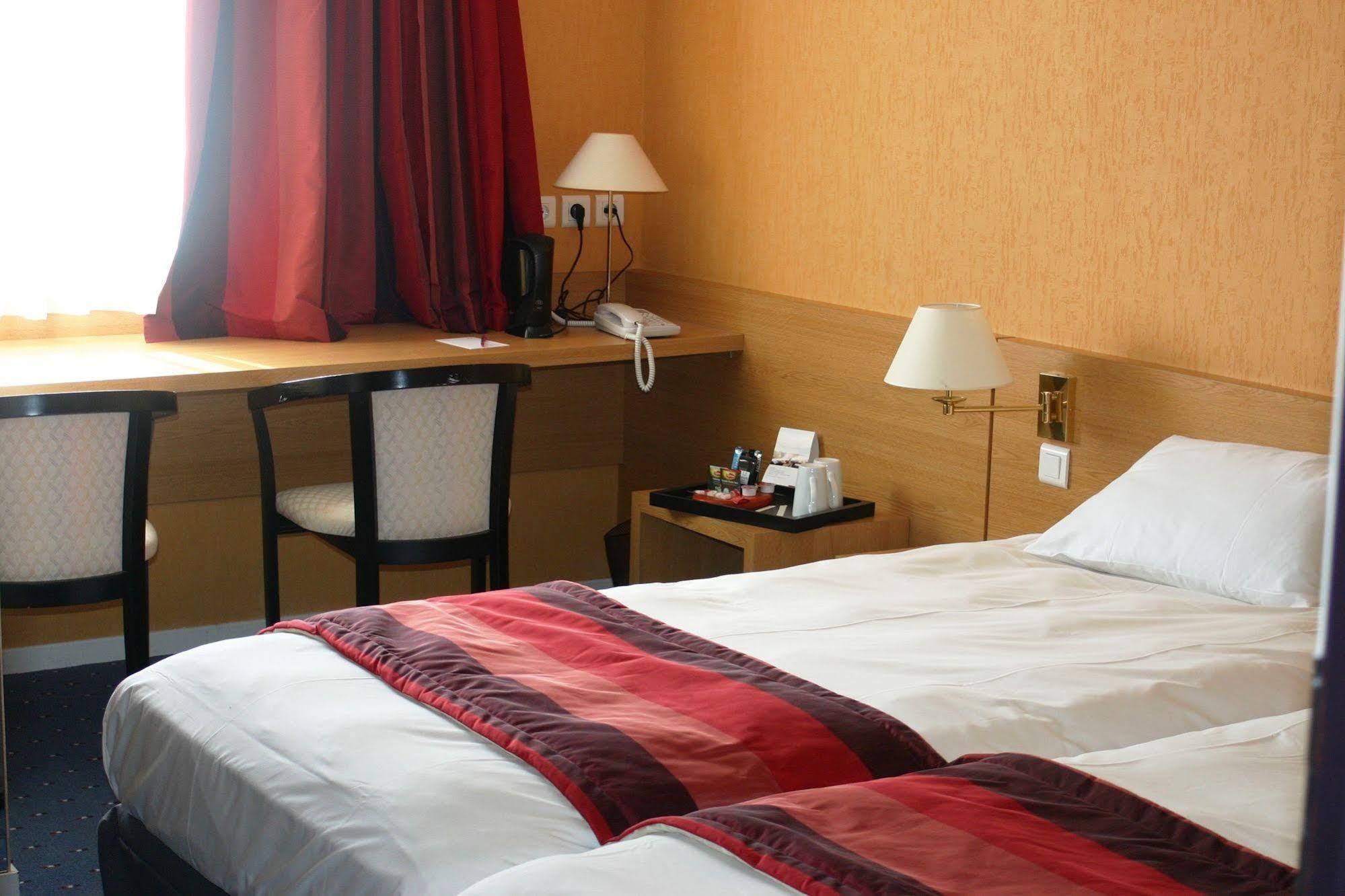 Mercure Hexagone Luxeuil Buitenkant foto